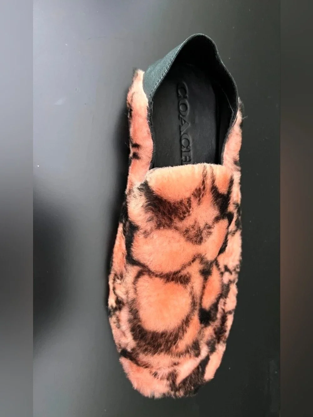 COACH SIGNATURE SHEARLING LEATHER SLIPPERS  PINK AND BLACK   SIZE 6B